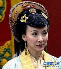 秦岚蒋勤勤等艺人为琼瑶花葬奉花