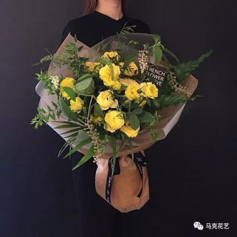 单亲妈妈开店22个花篮3小时被偷光