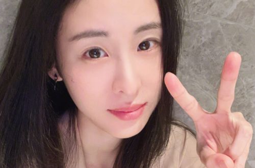 张碧晨罕见晒女儿