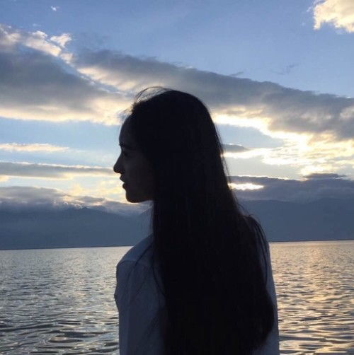 昵称 伤感(好听的微信昵称伤感)