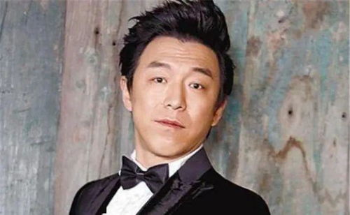 黄渤担心遗传父母的阿尔兹海默症(黄渤是独子吗)